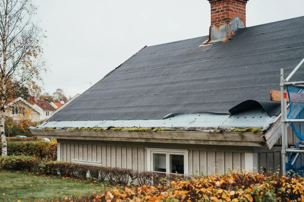 l gga om takpapp p villa r tt uppbyggnad vanliga fel och kostnader att r kna med